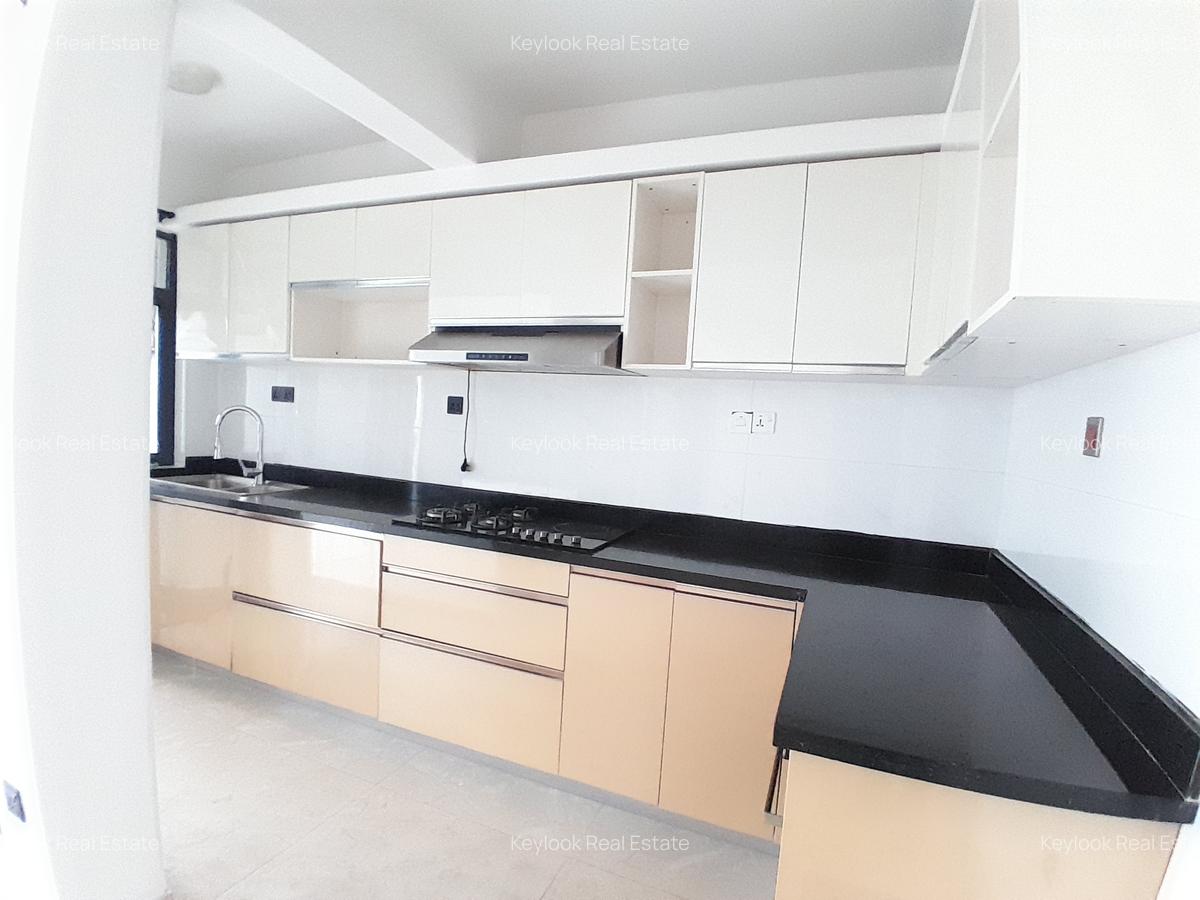 2 Bed Apartment with En Suite at Lavington - 10