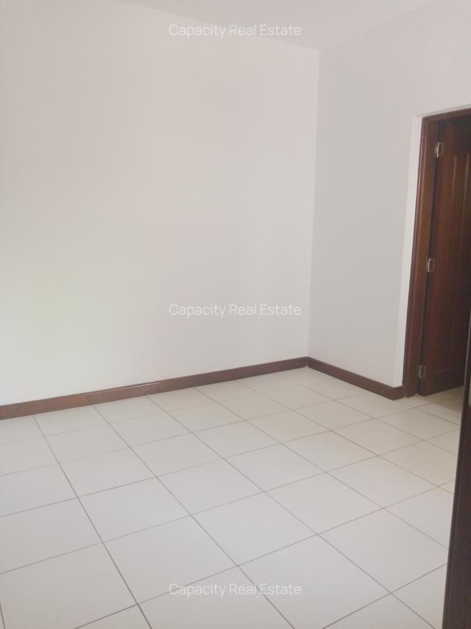 2 Bed Apartment with En Suite in Westlands Area - 10