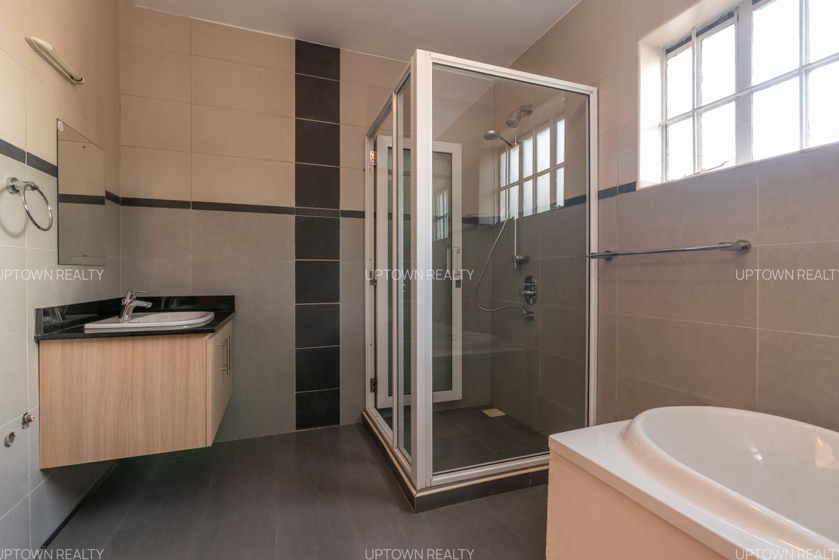 5 Bed Townhouse with En Suite at Kileleshwa - 19