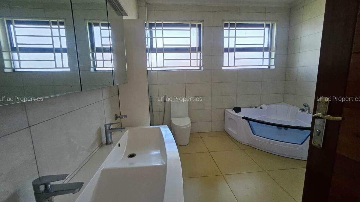 4 Bed Townhouse with En Suite in Kiambu Road - 10