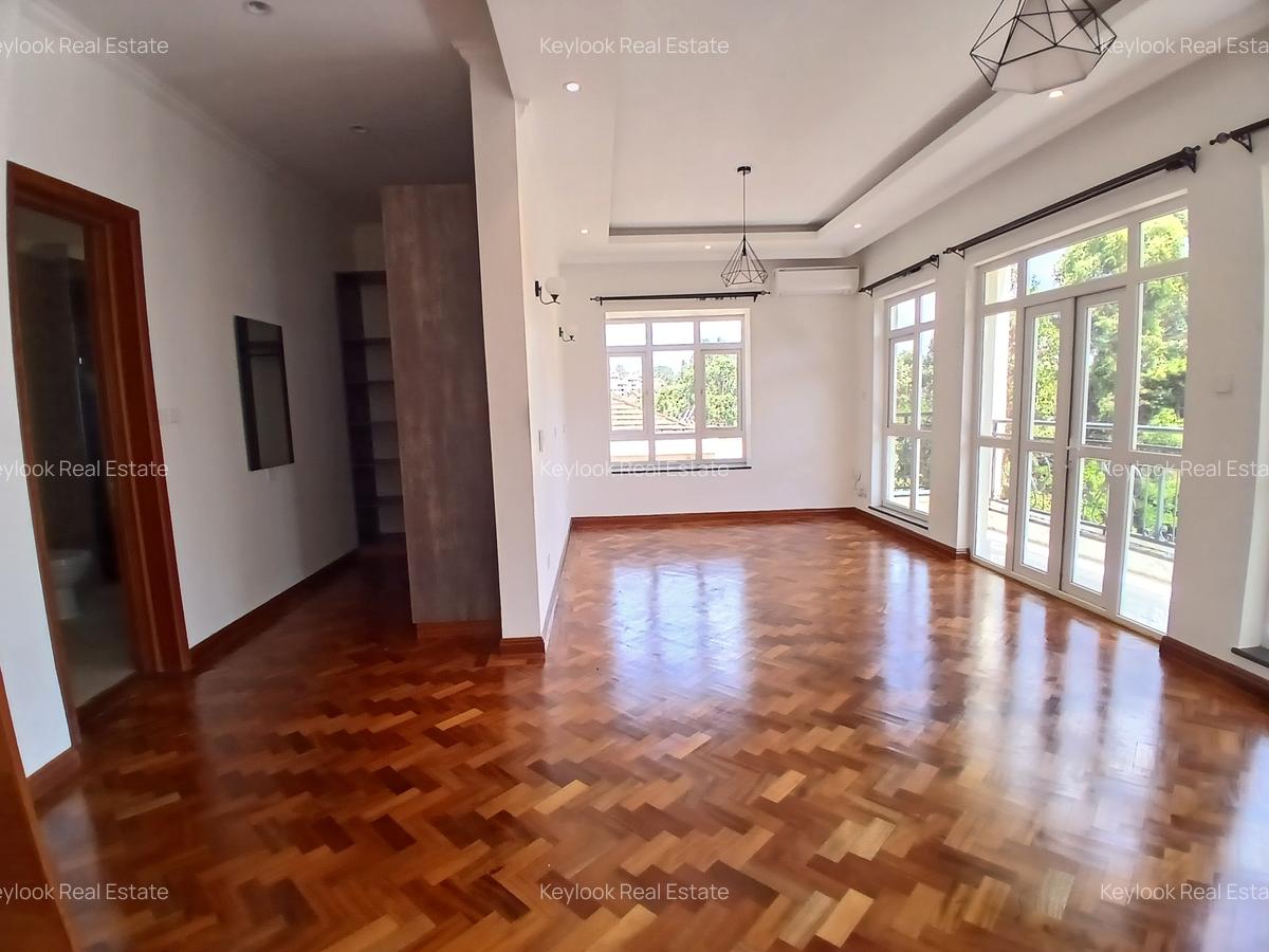 5 Bed Townhouse with En Suite at Lavington Green - 7