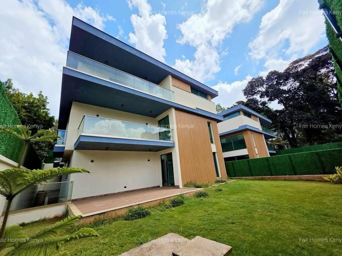 5 Bed Townhouse with En Suite at Lavington Green - 5