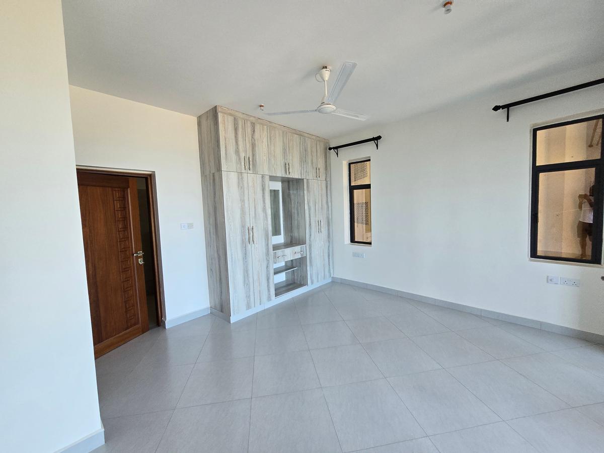 3 Bed Apartment with En Suite in Nyali Area - 12