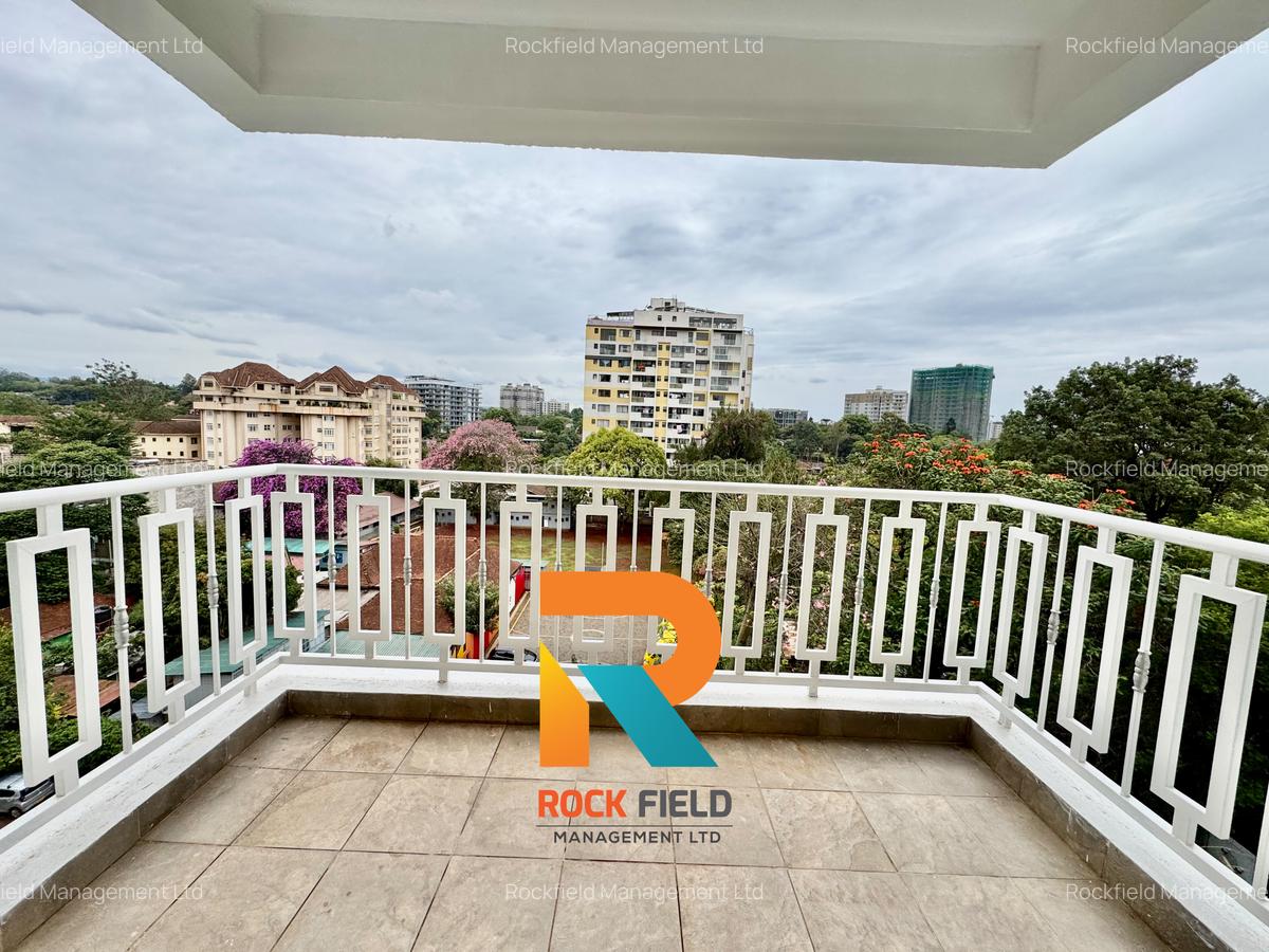 3 Bed Apartment with En Suite in Brookside - 3