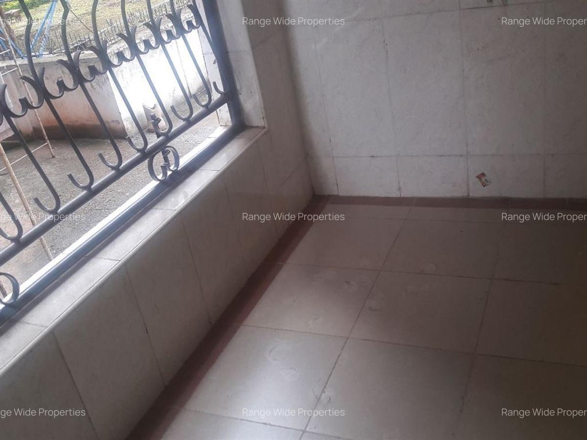 1 Bed Apartment with En Suite in Brookside - 6