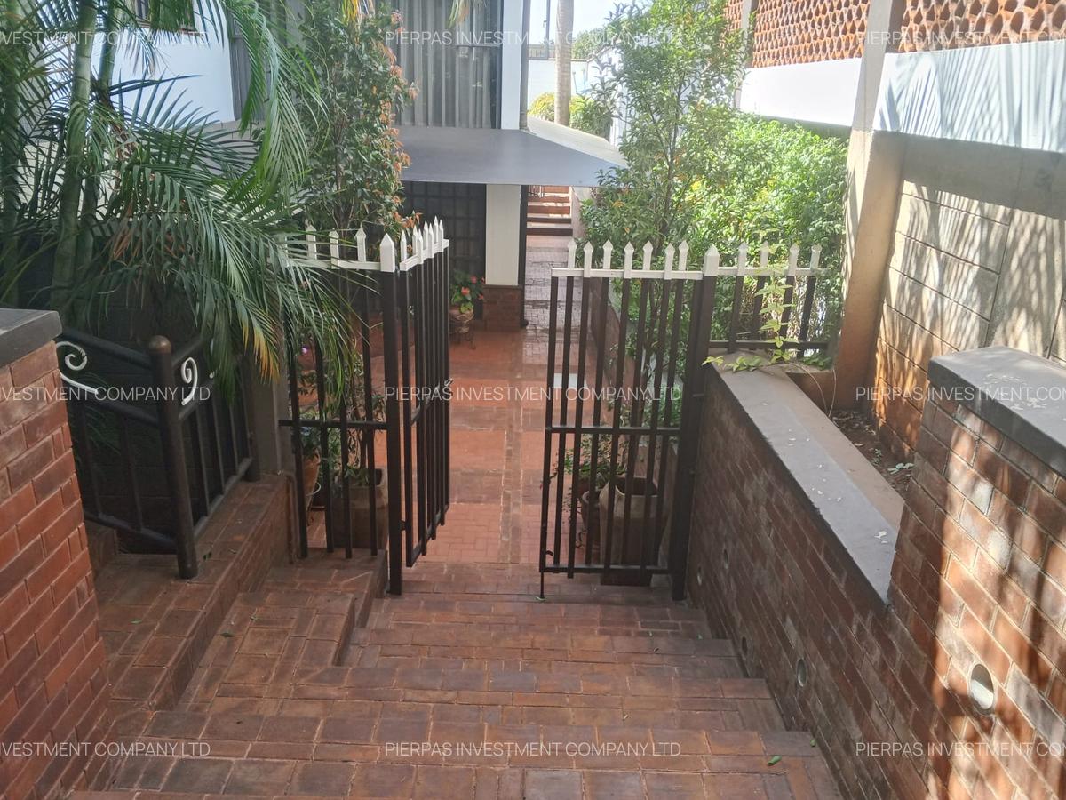 2 Bed Townhouse with En Suite in Runda - 15