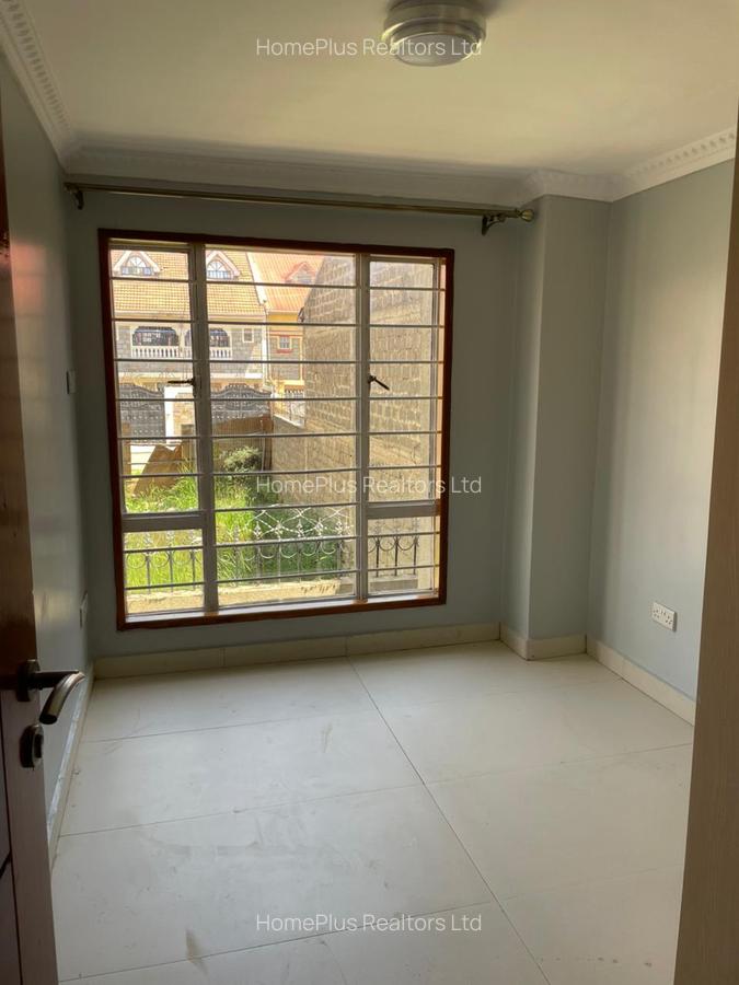 4 Bed Townhouse with En Suite at Nasra Court - 9