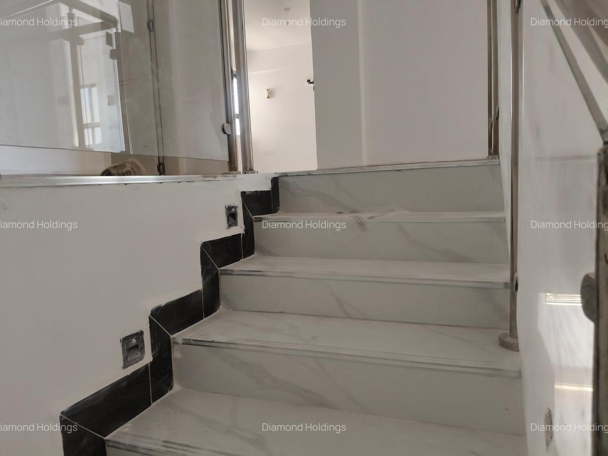 5 Bed Apartment with En Suite in Parklands - 2