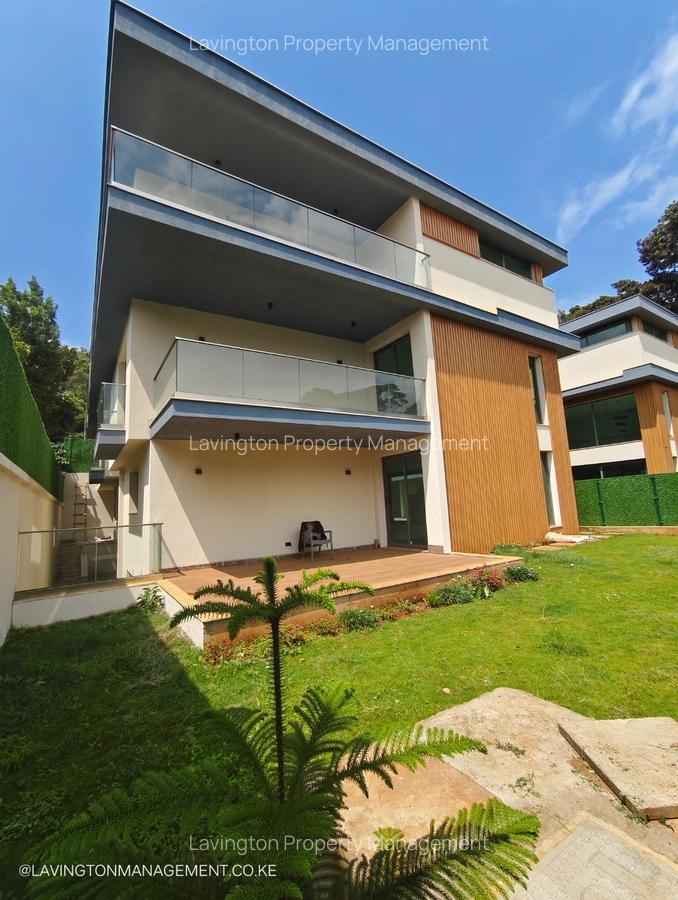 5 Bed Villa with En Suite at Lavington Green - 2