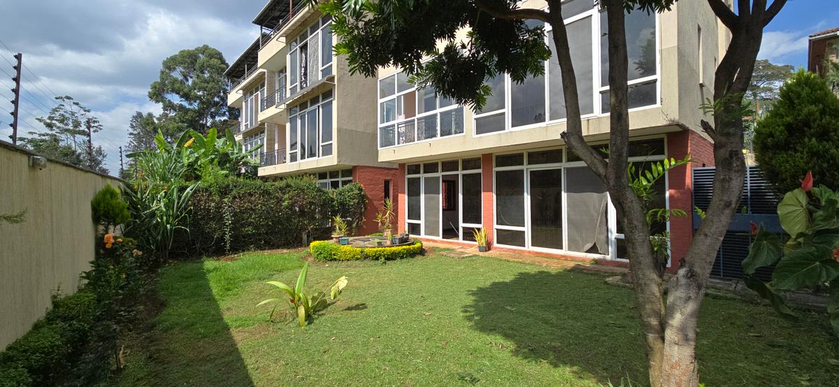 5 Bed Townhouse with En Suite at Convent Drive - 2