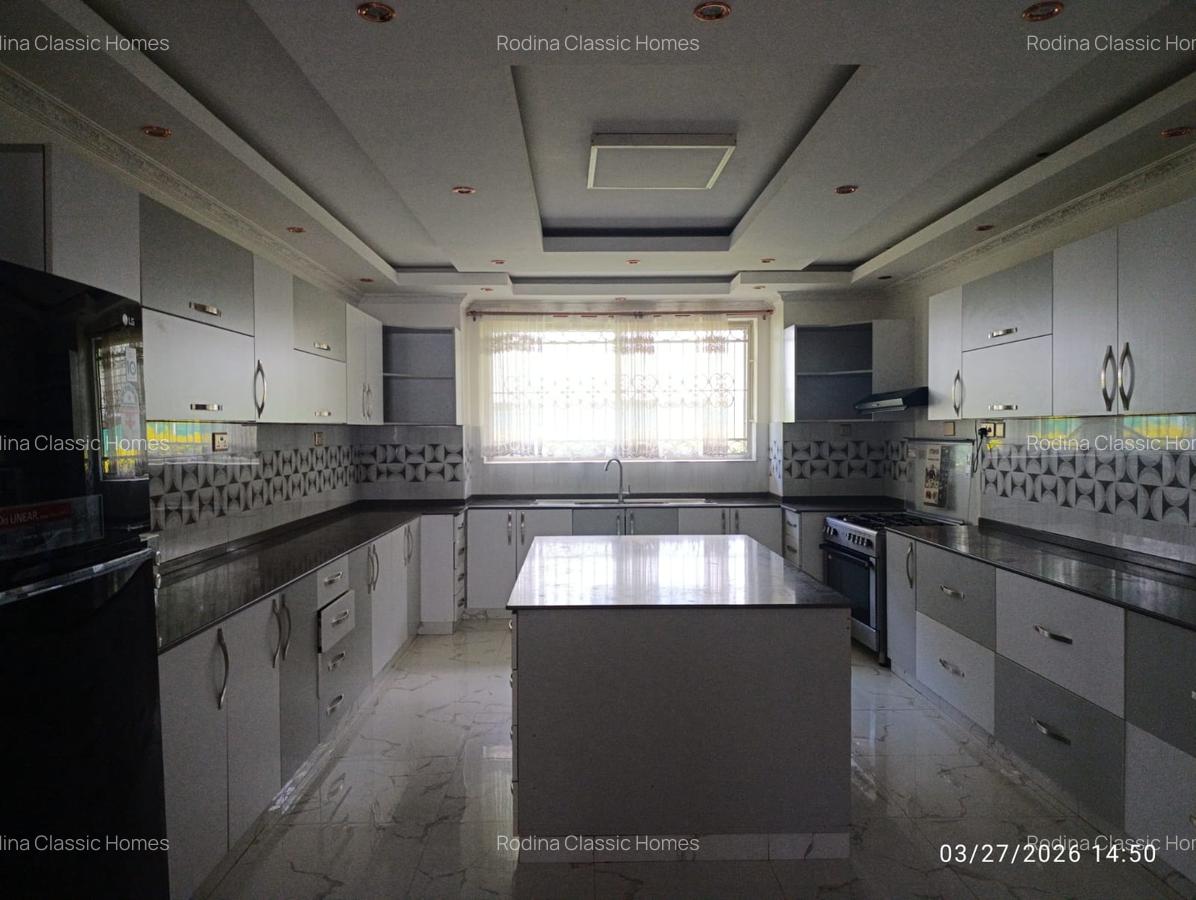 6 Bed Townhouse with Garden at Windy Ridge - 4