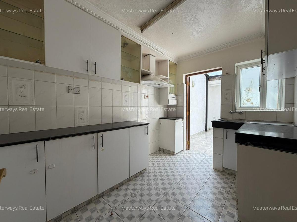 4 Bed Townhouse with En Suite in South C - 5