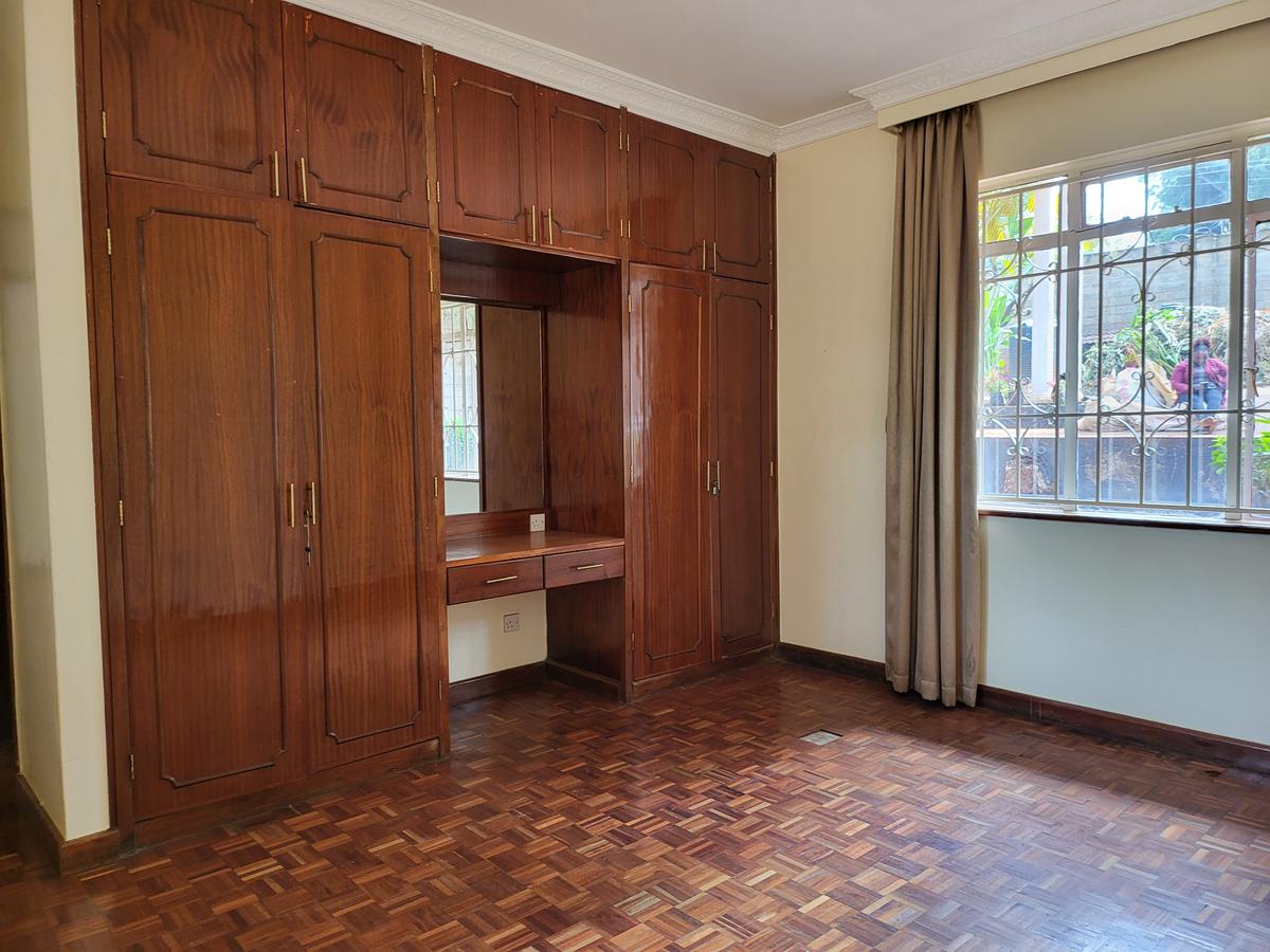 4 Bed House with En Suite in Runda - 8