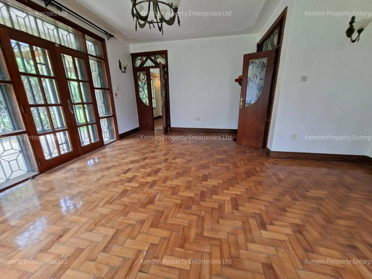 5 Bed House with En Suite in Runda - 13