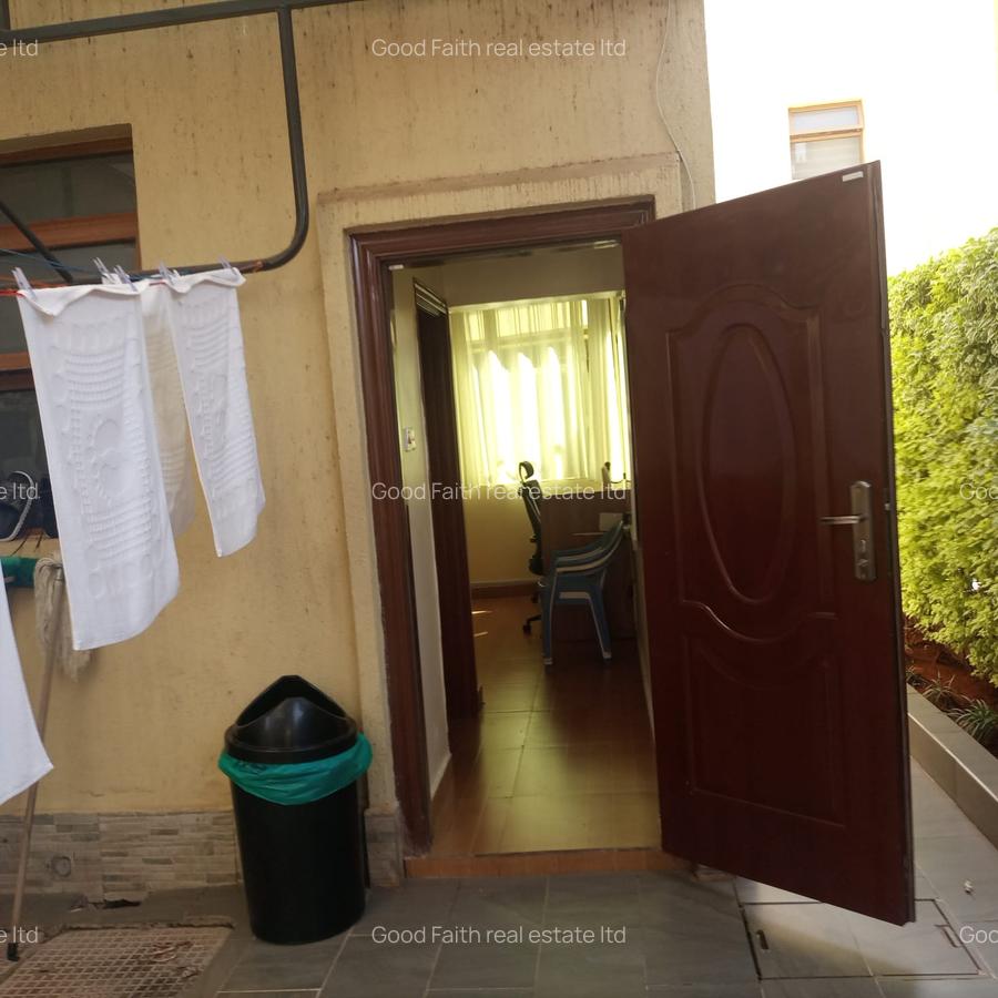 5 Bed Townhouse with En Suite in Lavington - 9