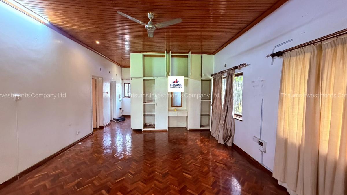4 Bed House with En Suite in Spring Valley - 9