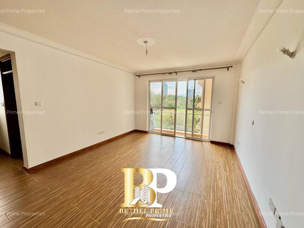 3 Bed Apartment with En Suite in Riverside - 13