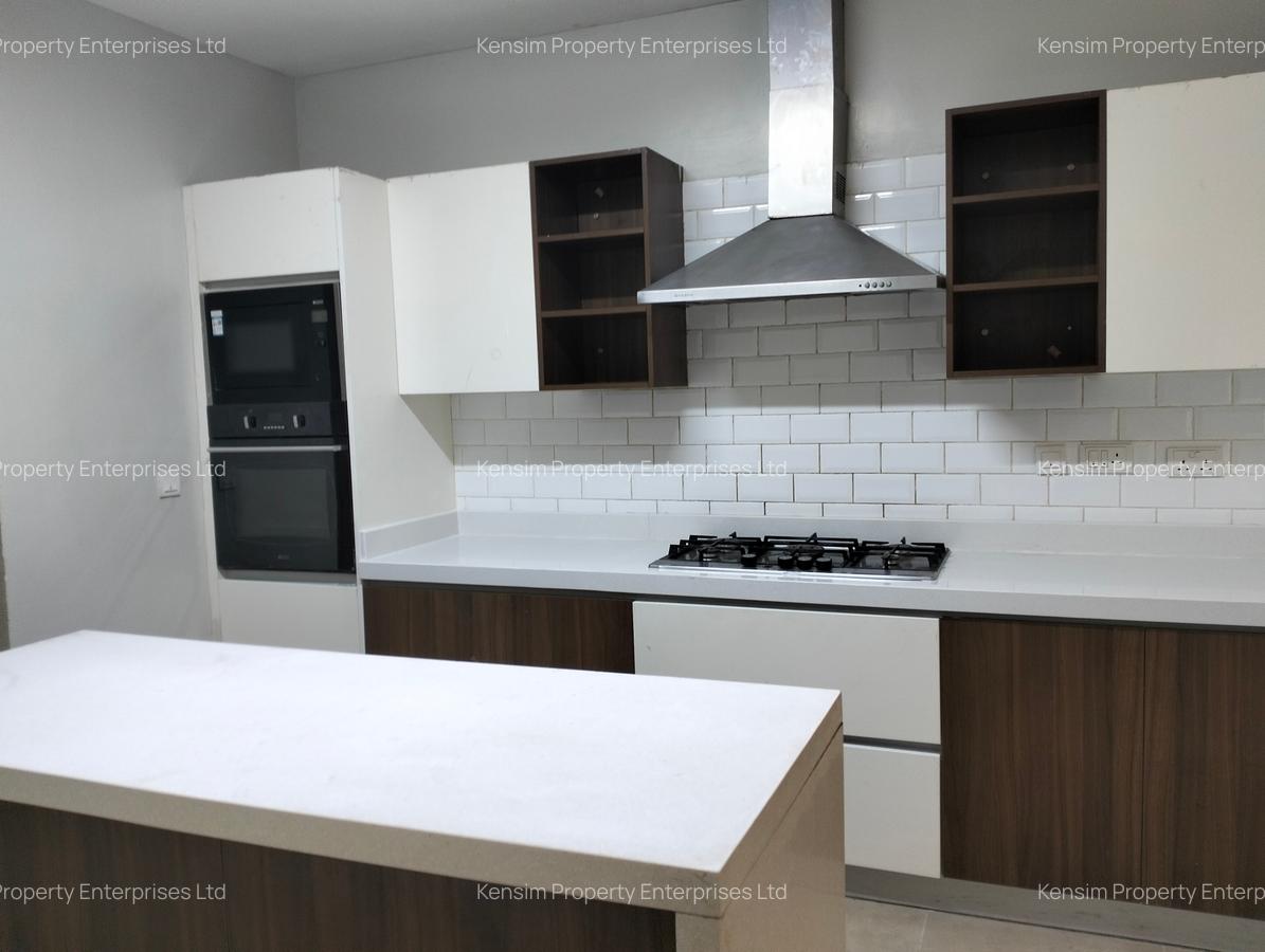 5 Bed Townhouse with En Suite in Lavington - 11