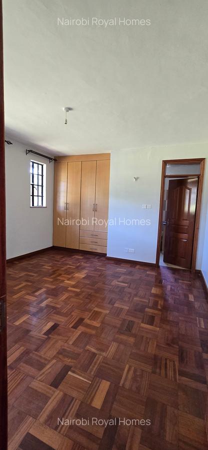 4 Bed House with En Suite at Acacia Drive - 16