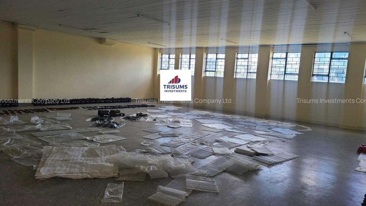 1,668 ft² Commercial Property with Backup Generator in Industrial Area - 4