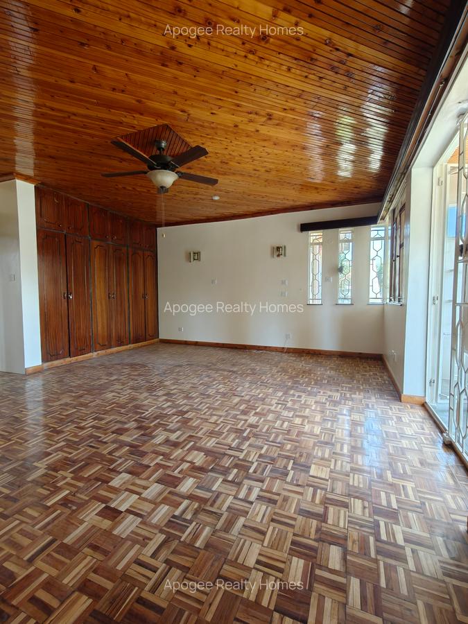 5 Bed House with En Suite at Runda - 14