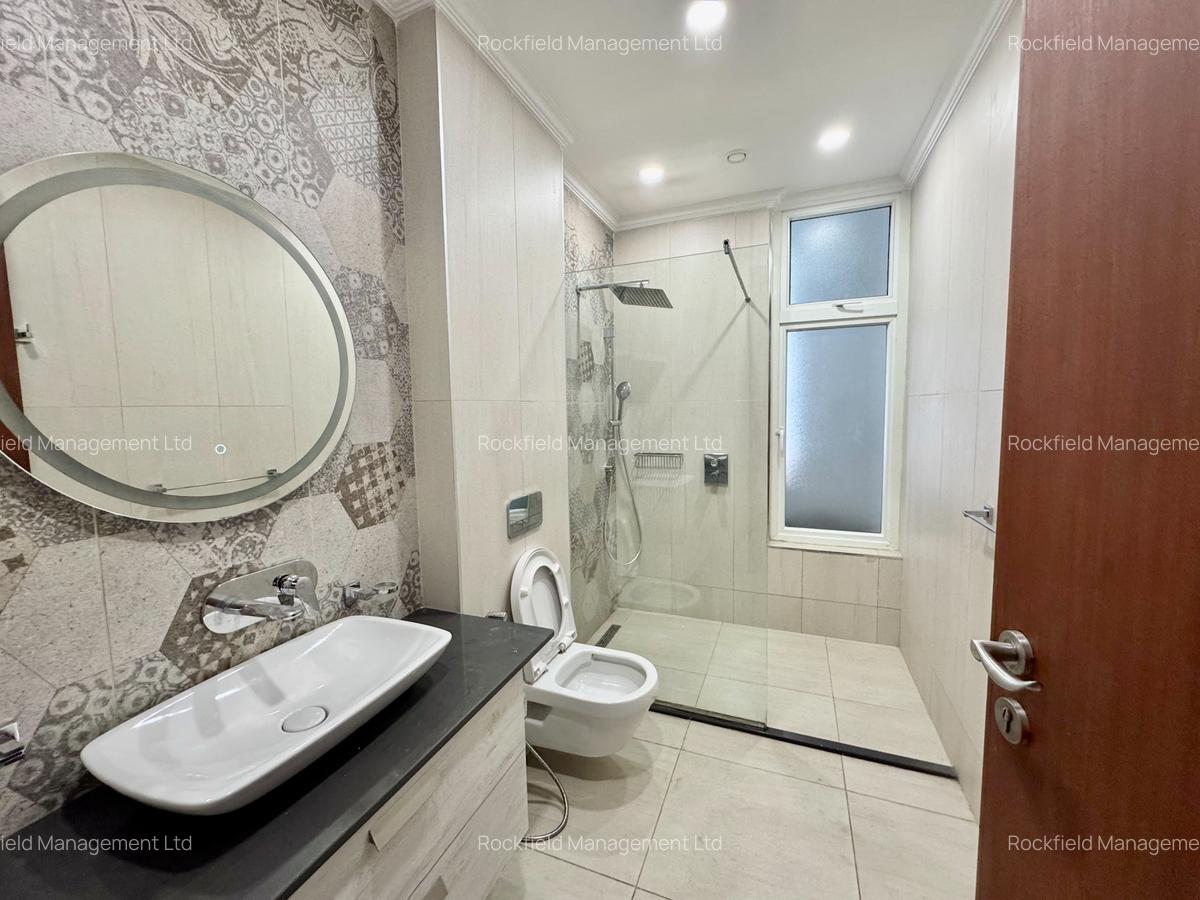 Serviced 4 Bed Apartment with En Suite in Parklands - 15