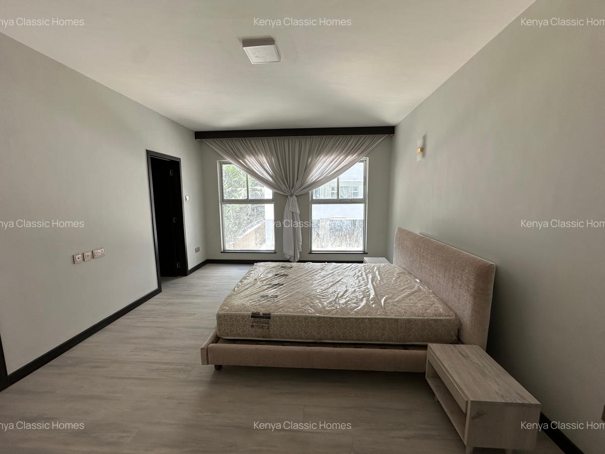 3 Bed Apartment with En Suite at Riverside - 10