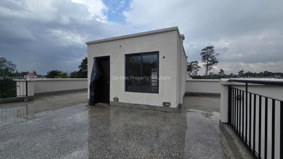 5 Bed House with En Suite in Lavington - 10