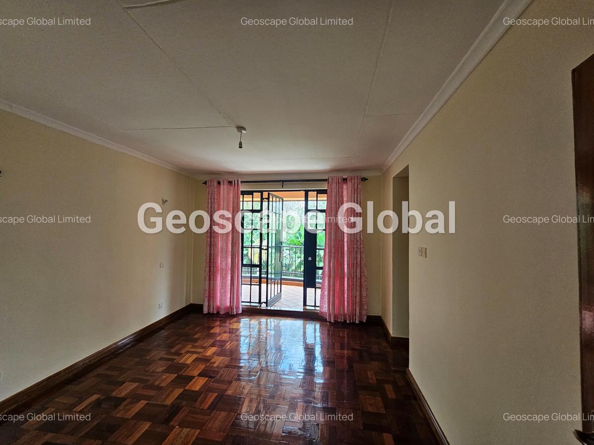 5 Bed House with En Suite in Runda - 4