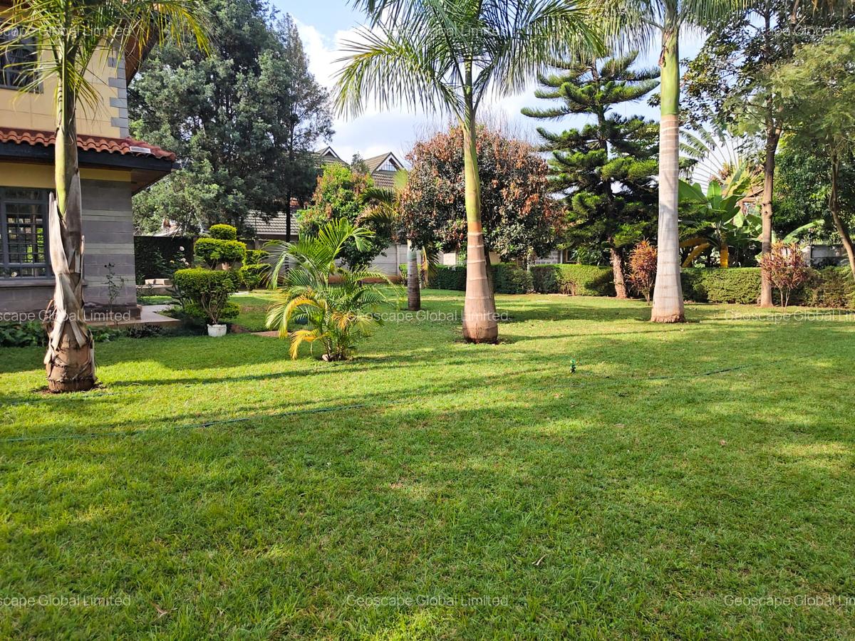 5 Bed House with En Suite in Runda - 12