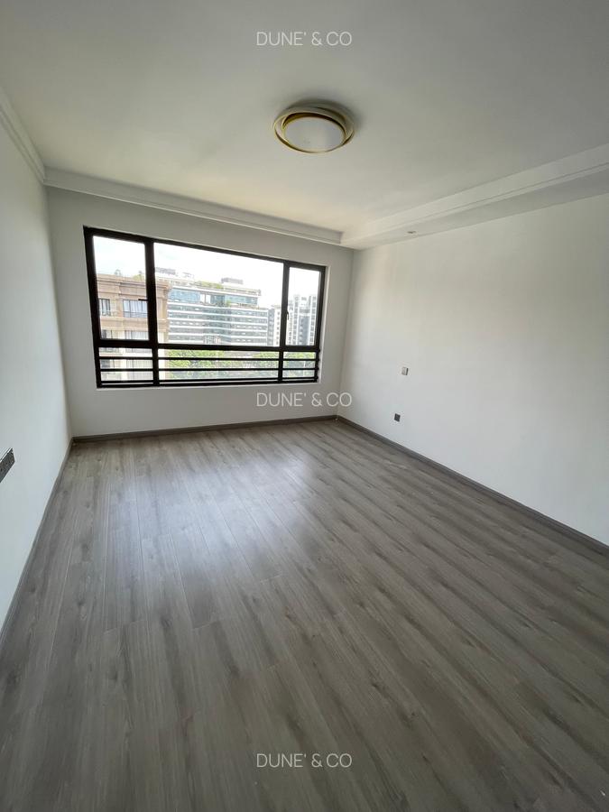 Serviced 3 Bed Apartment with En Suite in Riverside - 10