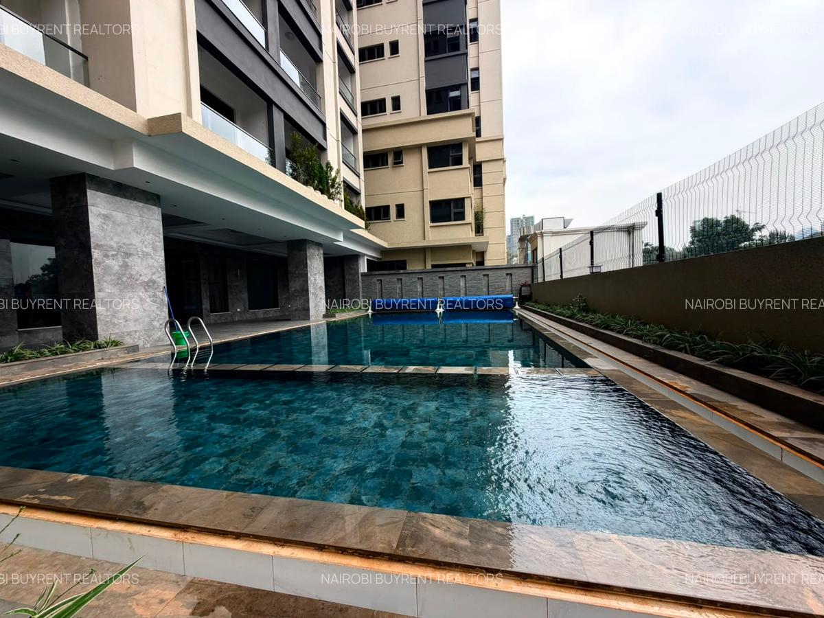 4 Bed Apartment with En Suite in Riverside - 17