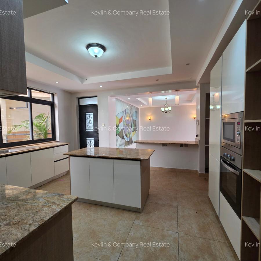 4 Bed Apartment with En Suite in Riverside - 6