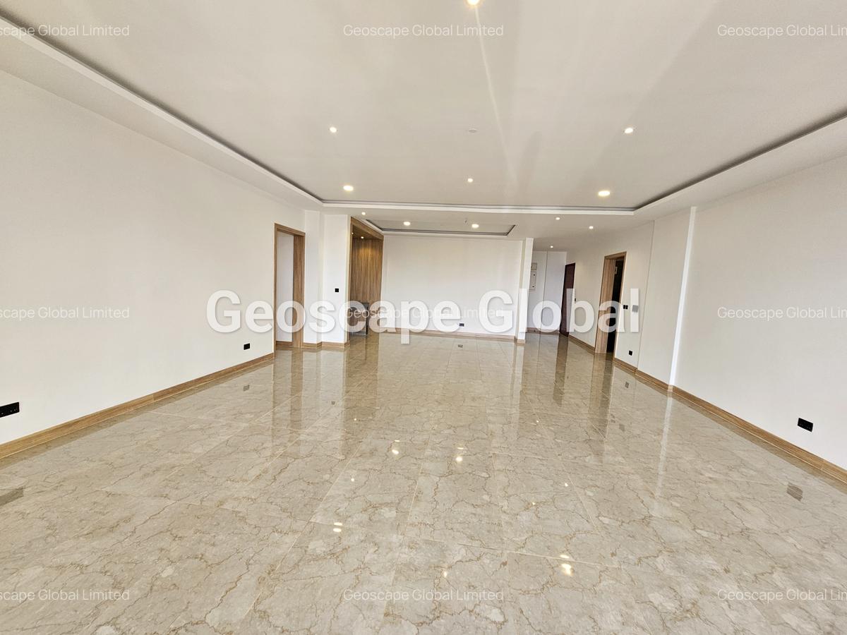 4 Bed Apartment with En Suite in Spring Valley - 19