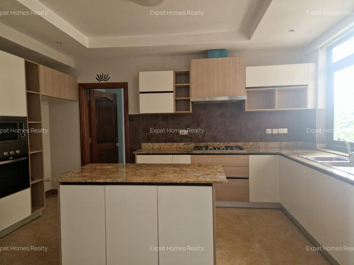 4 Bed Apartment with En Suite in Riverside - 7