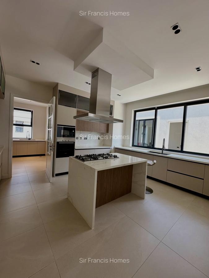 5 Bed Villa with En Suite in Runda - 7