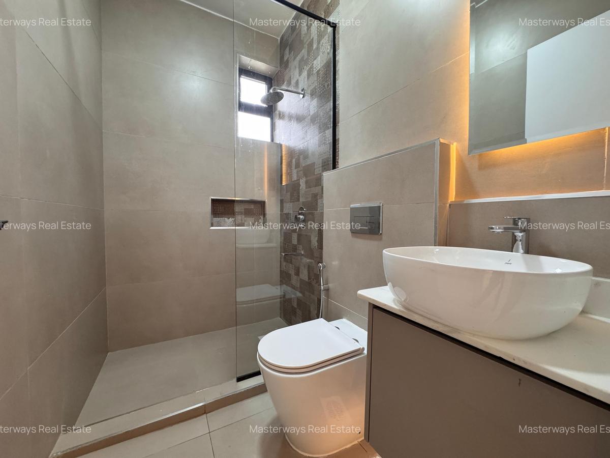 3 Bed Apartment with En Suite in Parklands - 11