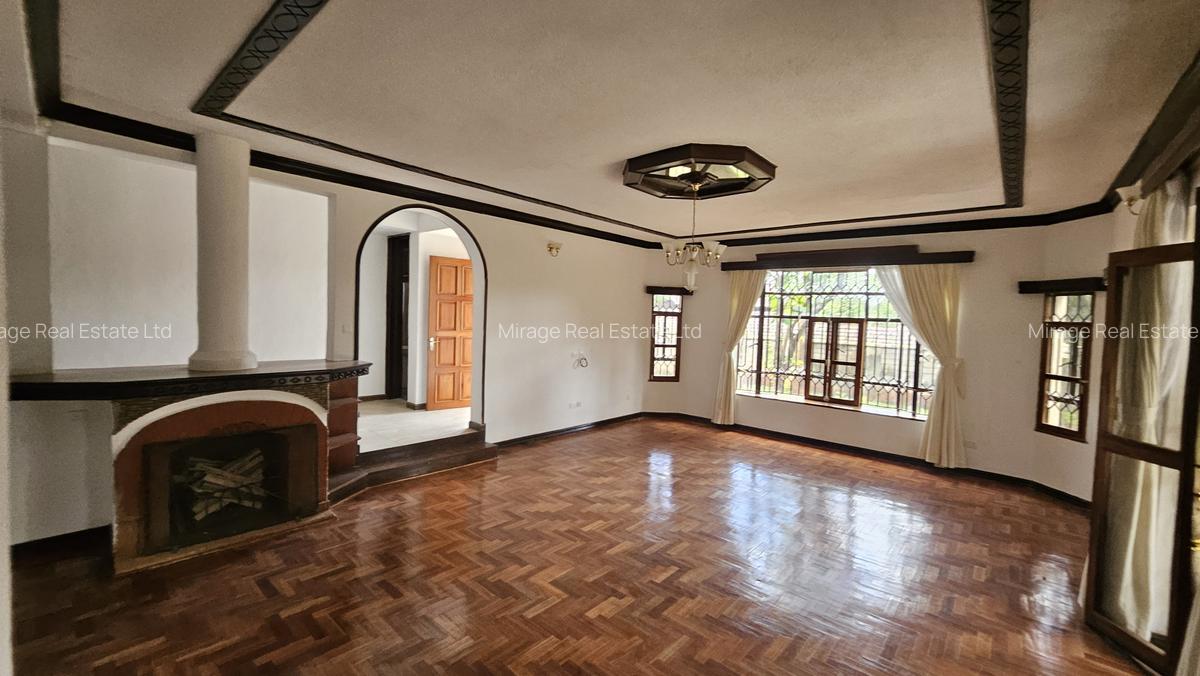 5 Bed House with En Suite in Runda - 9