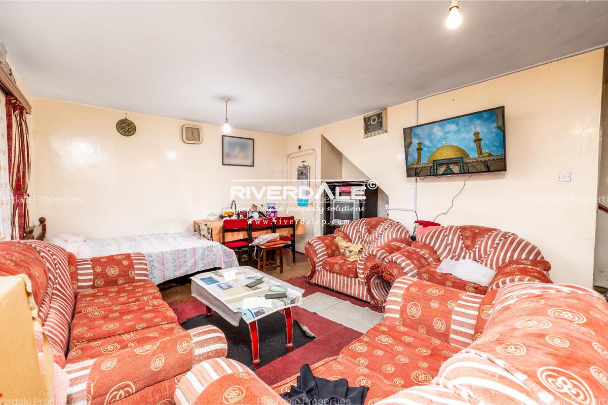 5 Bed Townhouse with En Suite in South B - 1