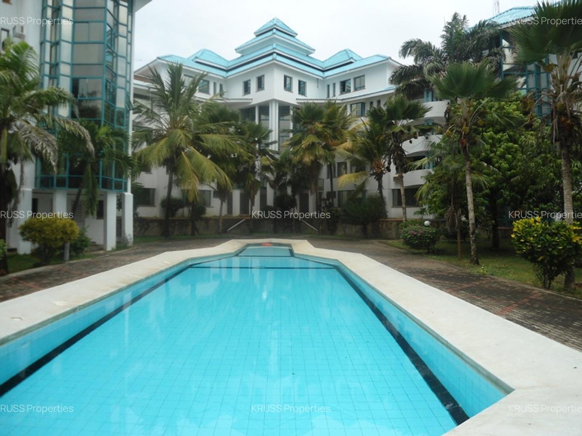3 Bed Apartment with En Suite at As1026 - 1