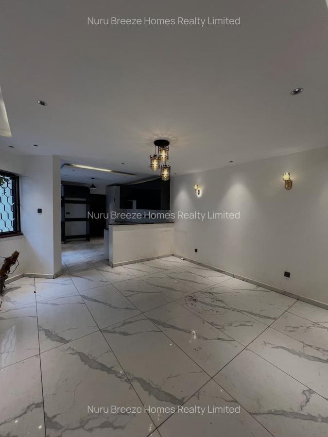 5 Bed Townhouse with En Suite in Lavington - 2