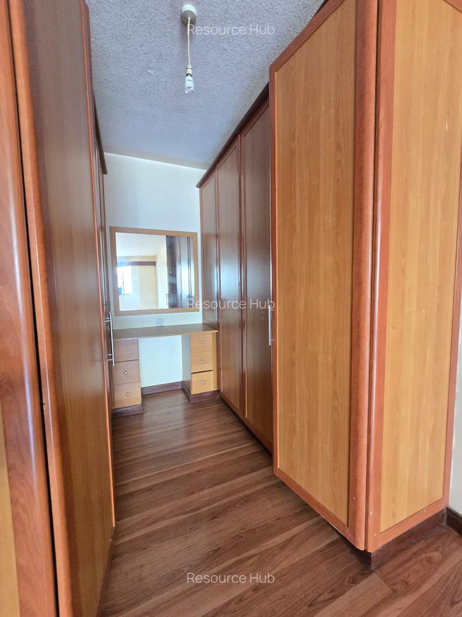 4 Bed Townhouse with En Suite at Off Brook House Drive - 13