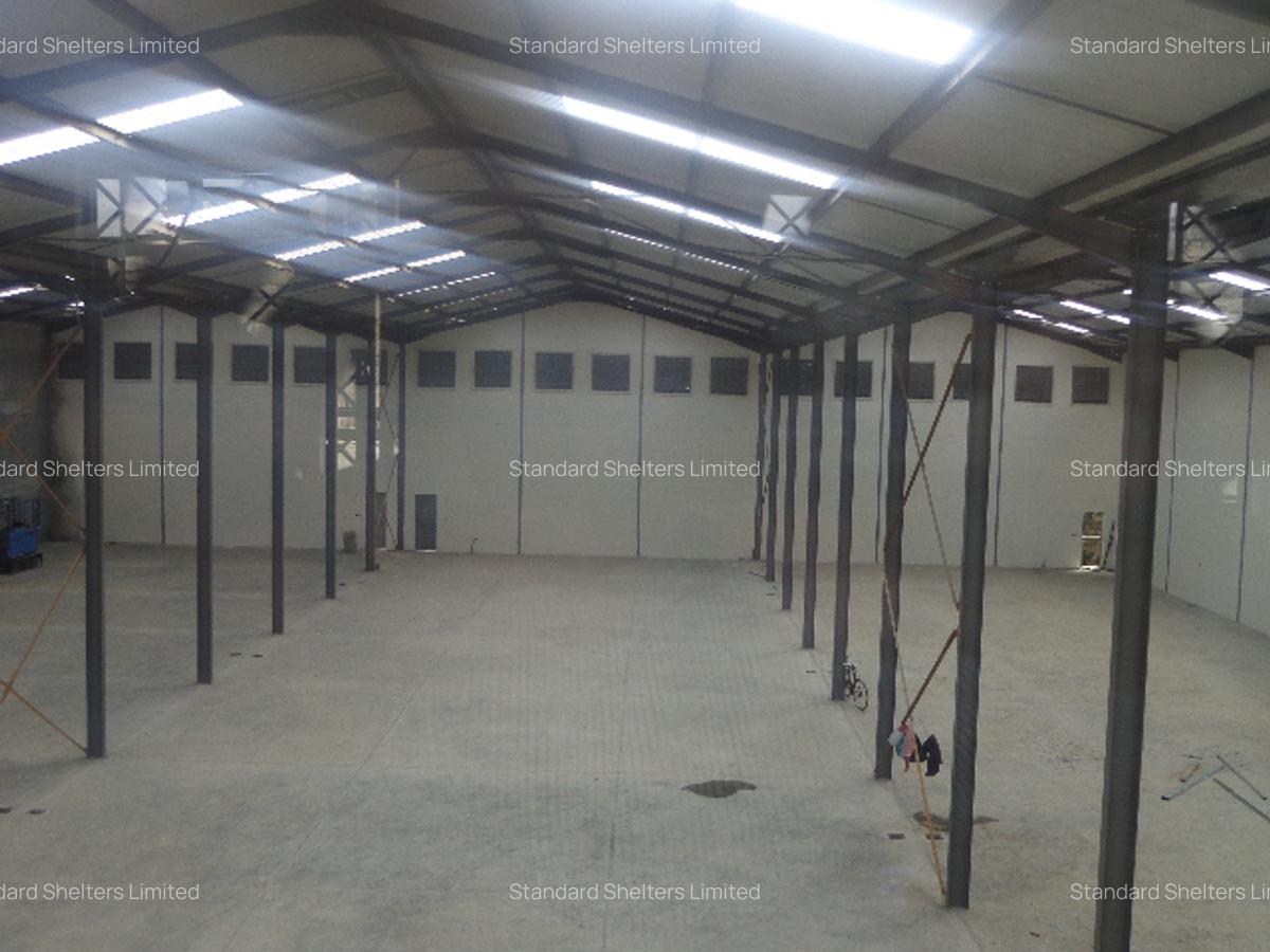 6,556 ft² Warehouse with Backup Generator in Industrial Area - 16