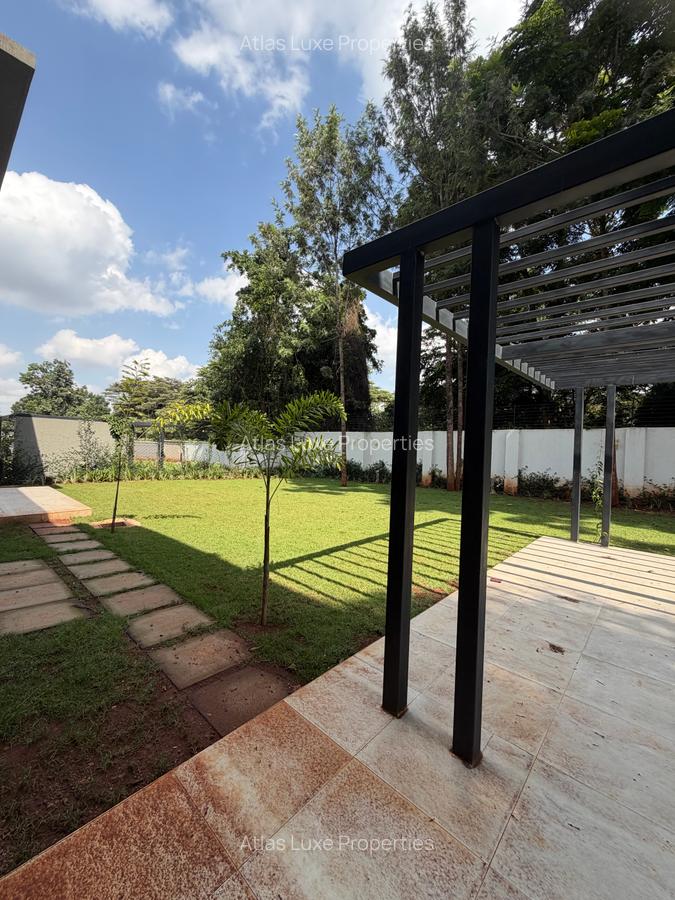 5 Bed Townhouse with En Suite at Old Runda - 19