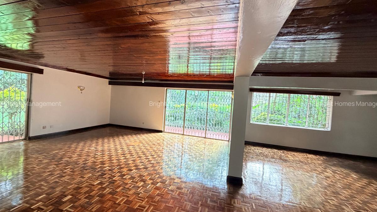 5 Bed House with En Suite in Lavington - 13