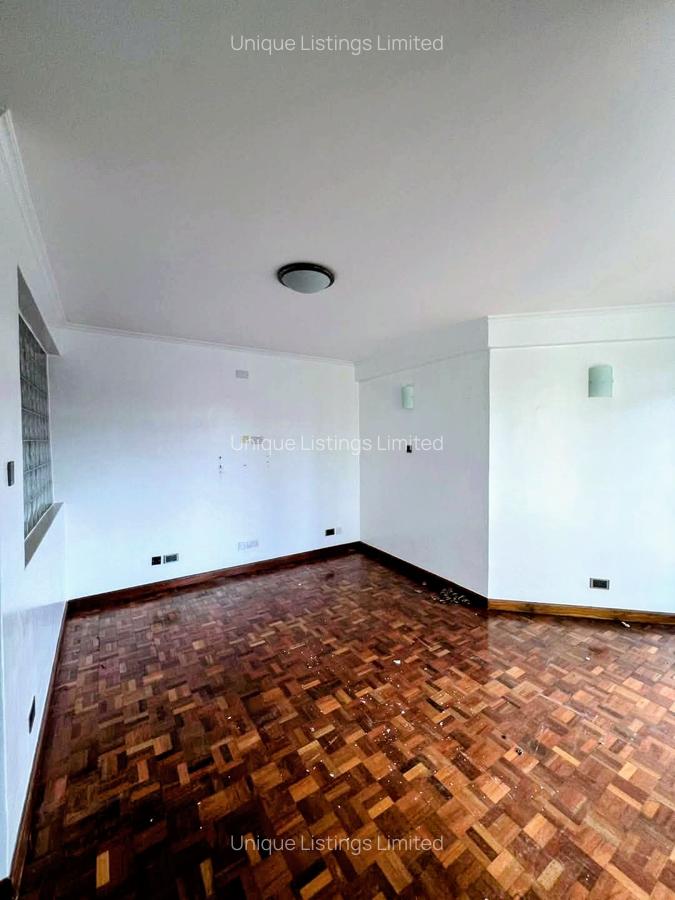 5 Bed Townhouse with En Suite in Lavington - 8