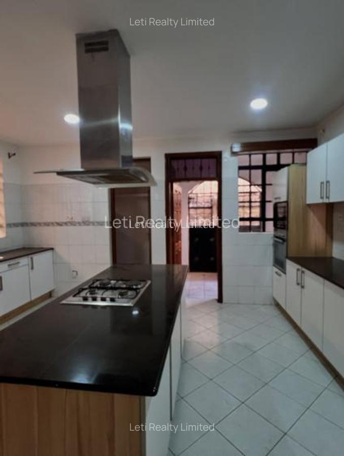 5 Bed Townhouse with En Suite in Kileleshwa - 4