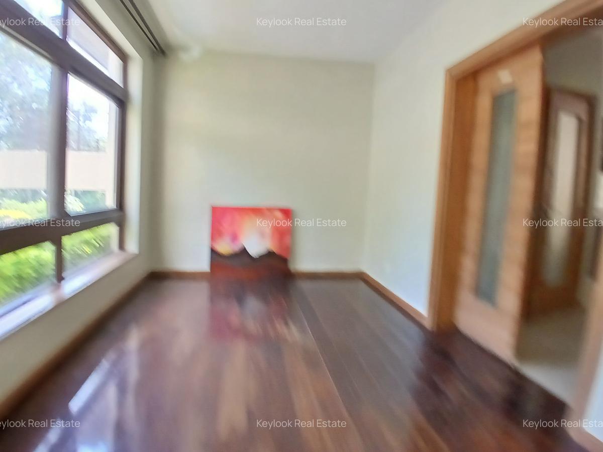 5 Bed Townhouse with En Suite at Lavington Green - 16