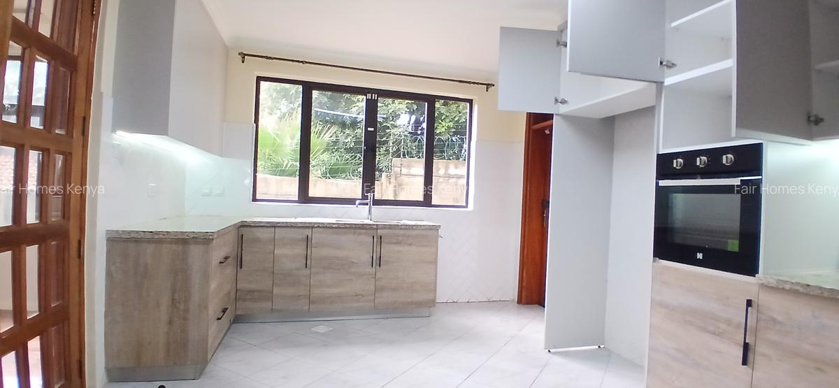 4 Bed Townhouse with En Suite at Lavington Green - 6