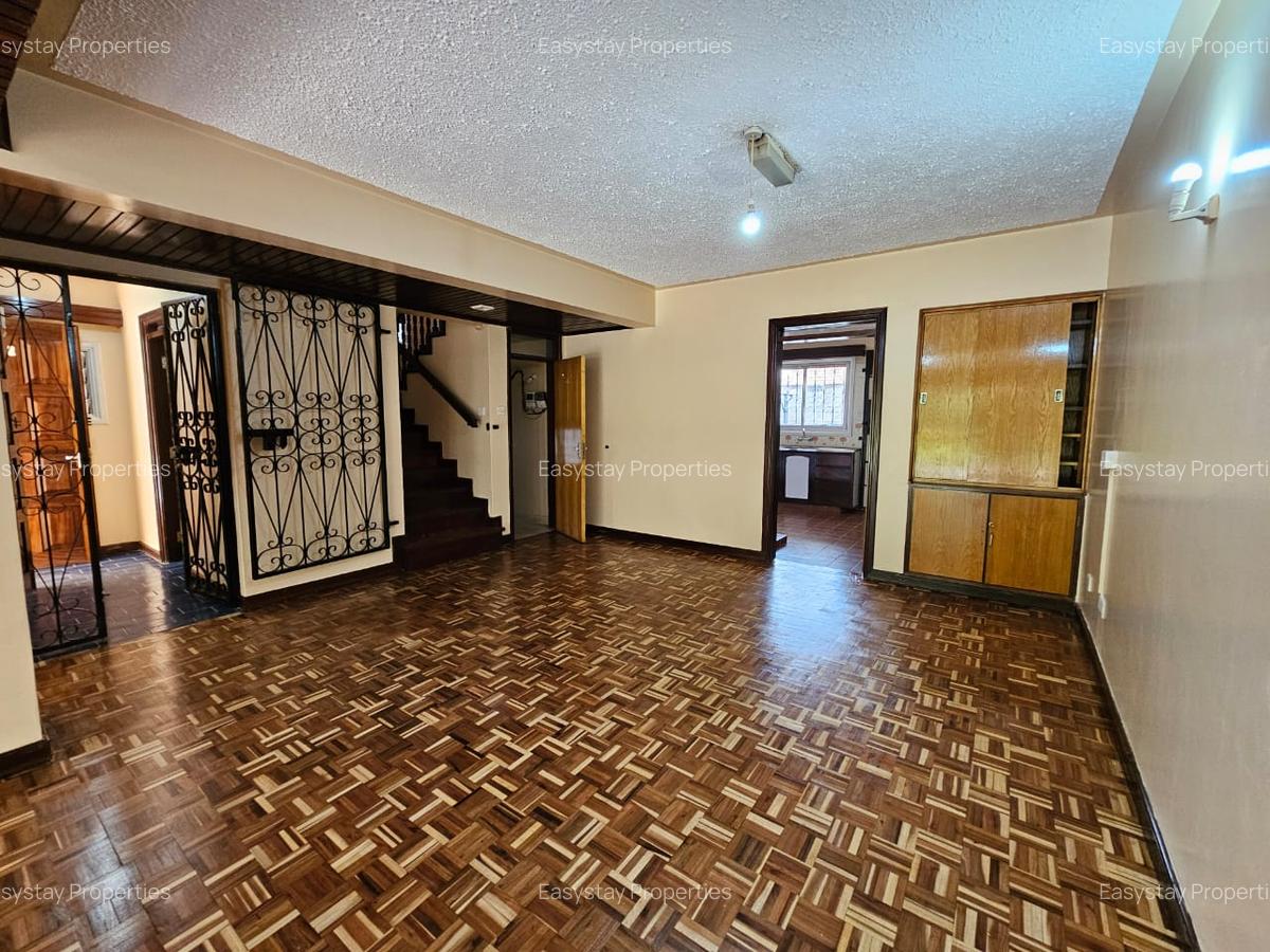 3 Bed Townhouse with En Suite in Brookside - 7